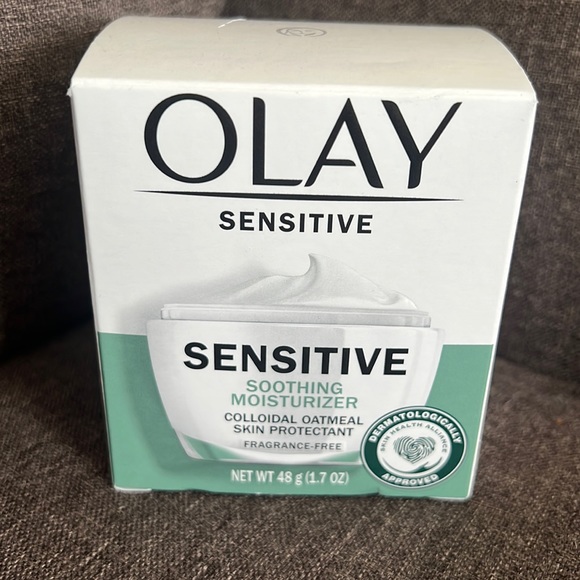 OLAY SENSITIVE SOOTHING COLLOIDAL MOISTURIZER NIB - Picture 2 of 6